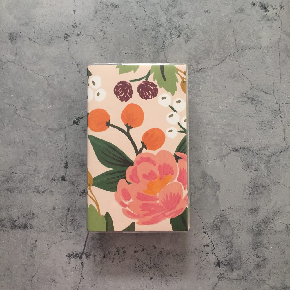 Trece ideas | Midori Paper B6 Slim - Cuadritos - Floral 4